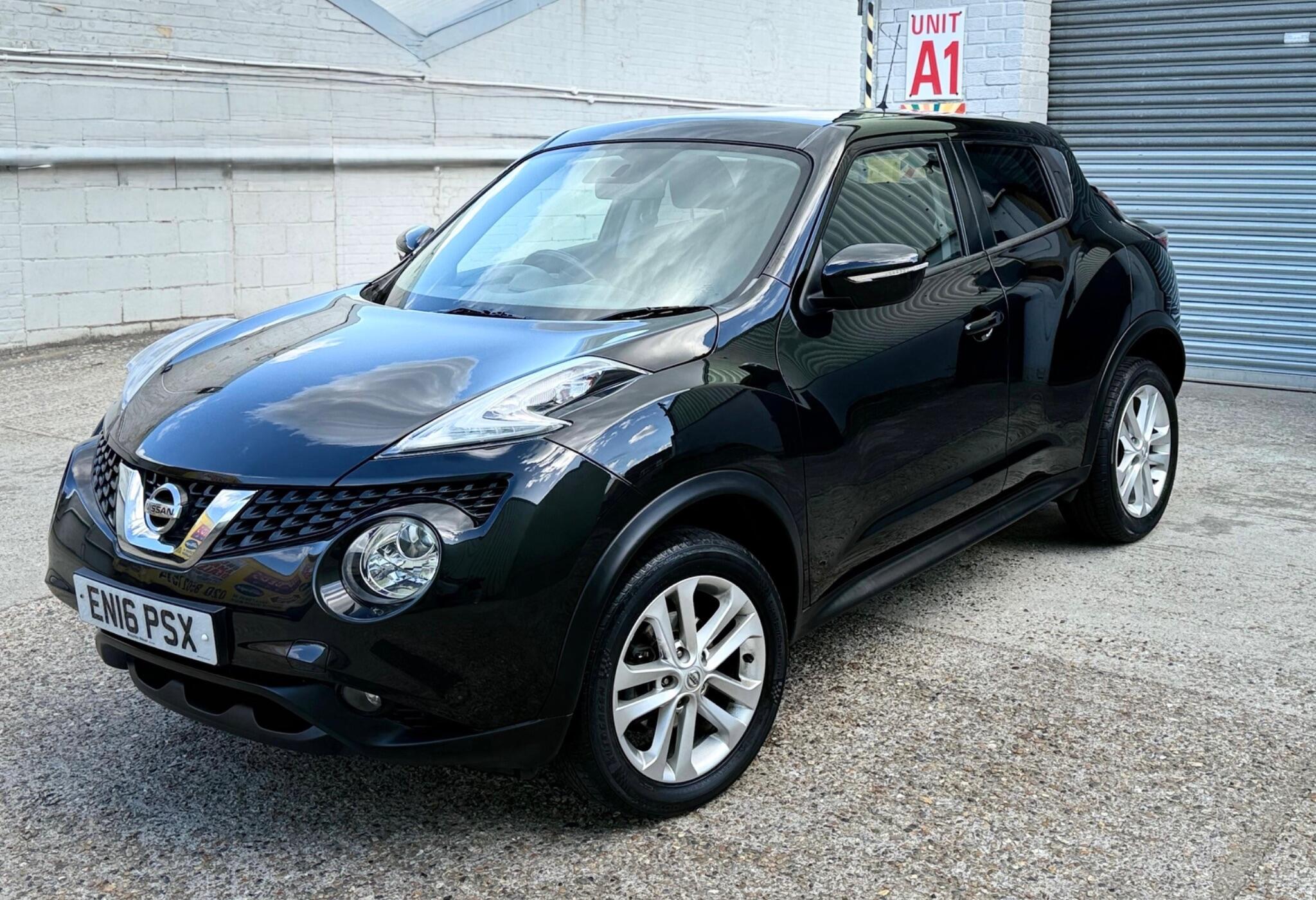 Nissan Juke Left Side
